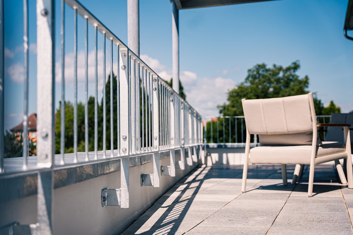 Projektfoto Haug: Staketengeländer als Terrassensicherung in Meersburg